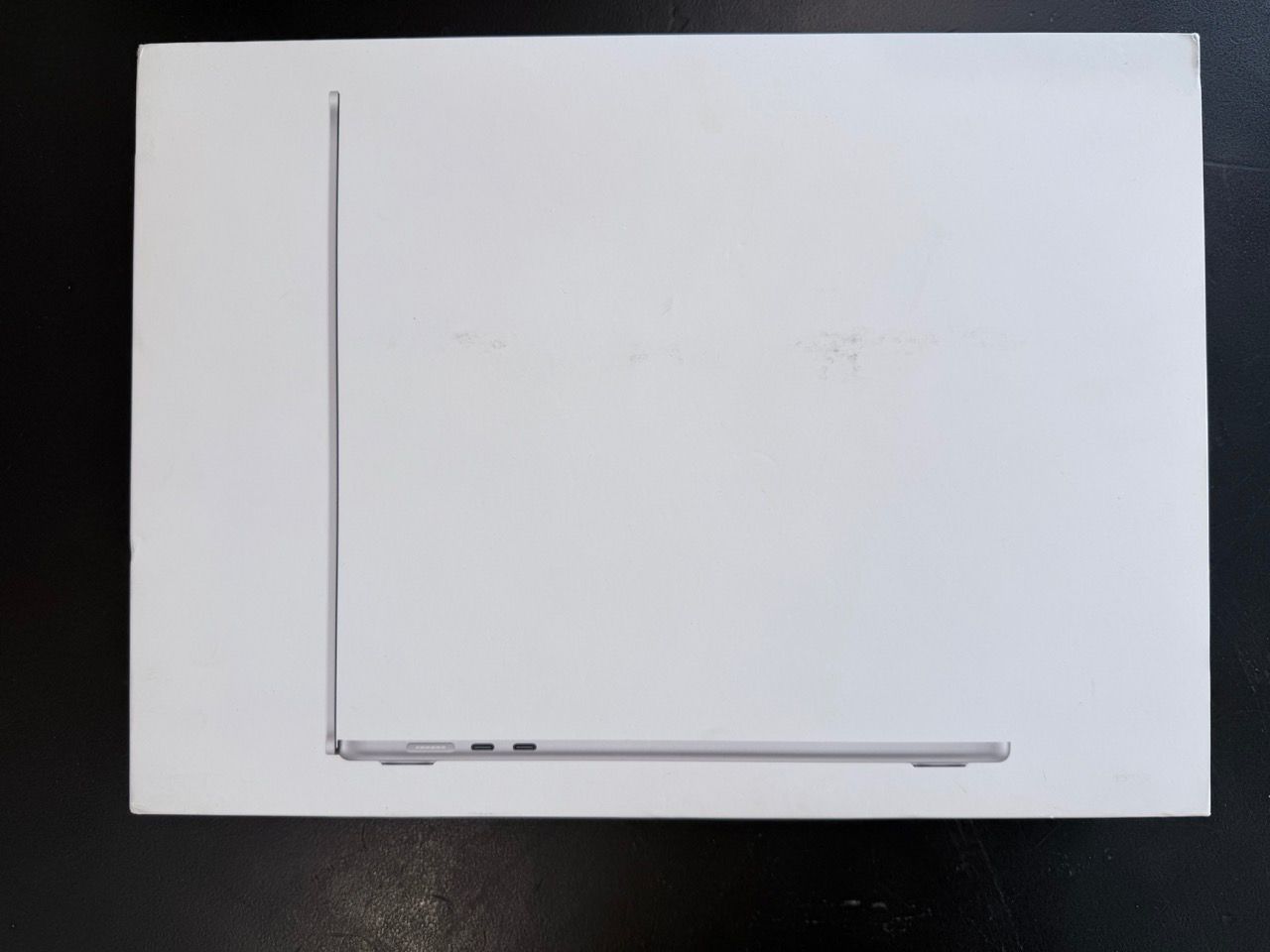 MacBook Air (15-Inch, M2, 2023) Silver - View 3