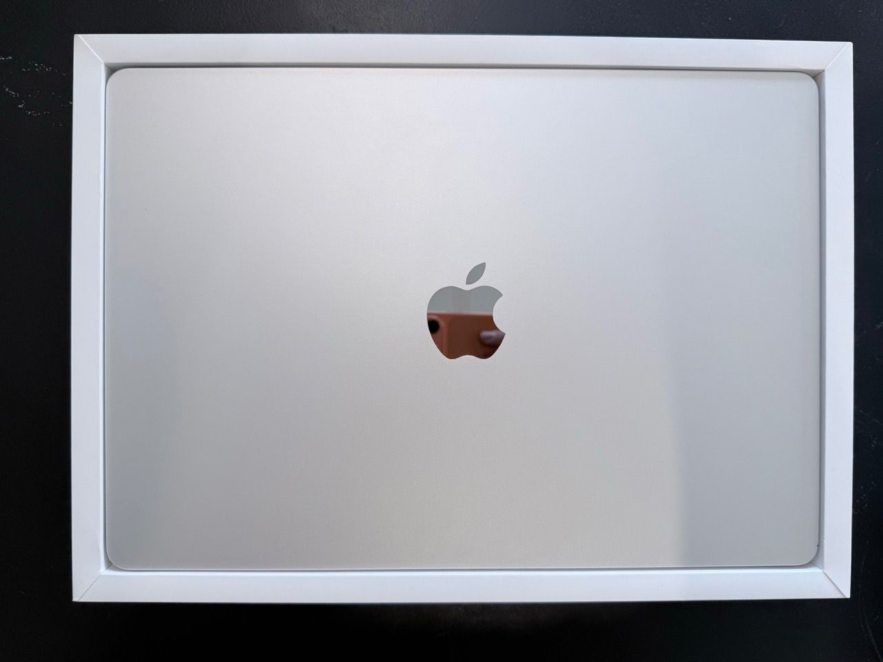 MacBook Air (15-Inch, M2, 2023) Silver - View 4