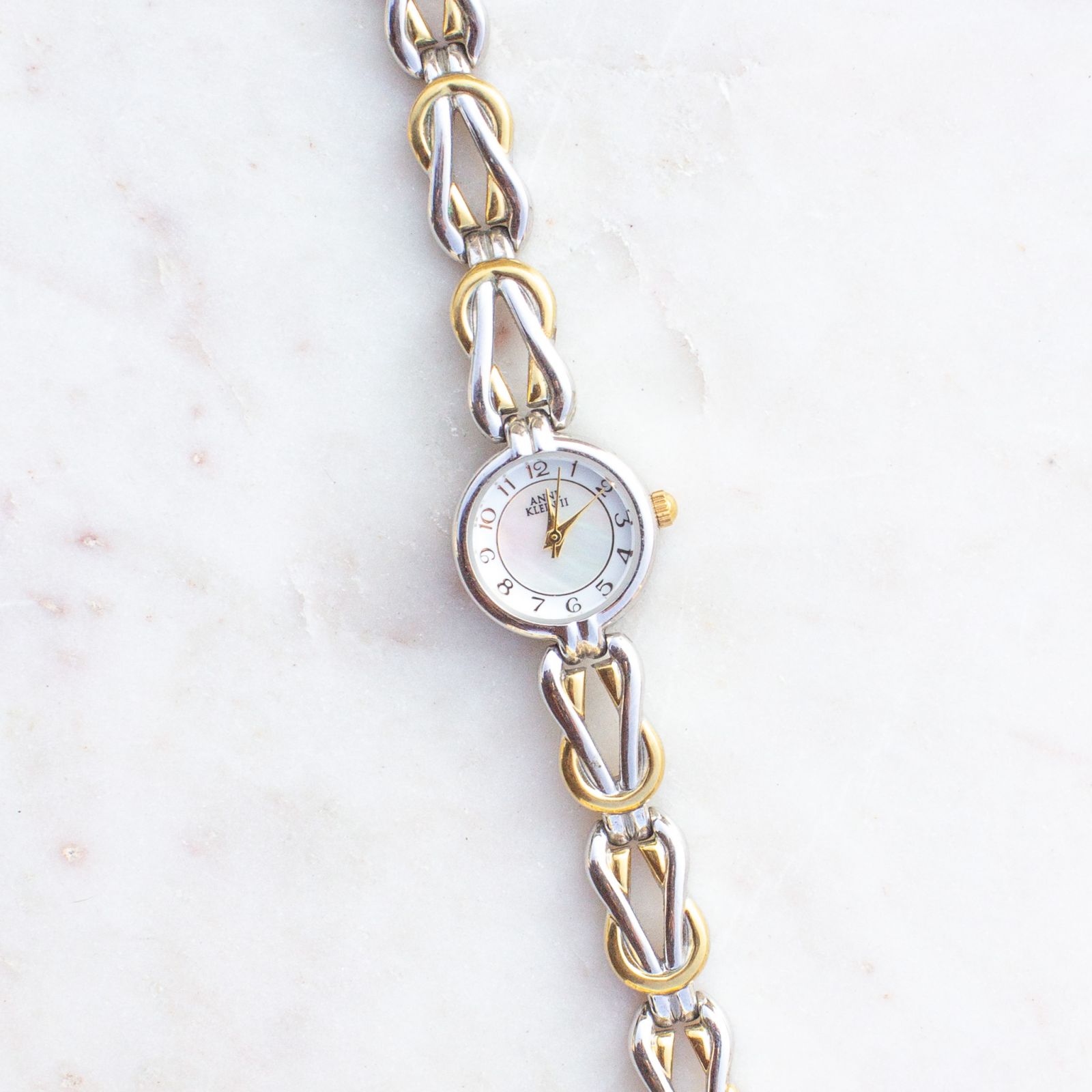 SEEK Vintage | Timeless Vintage Pieces